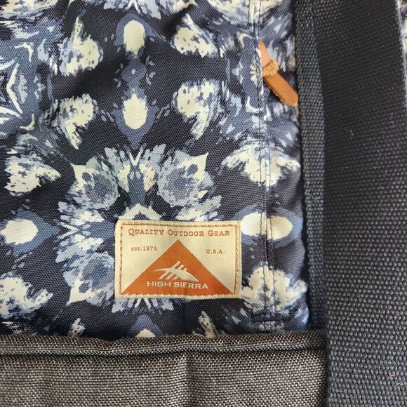 High Sierra Clybourn Tote Bag, Blue & White Geometric Eclipse/Raven, One Size - Picture 11 of 12